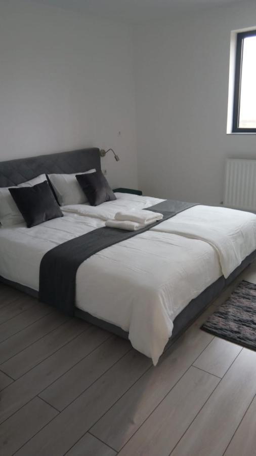 Apartmán Apartalux Oradea Exteriér fotografie
